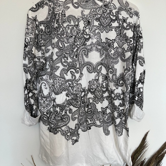 Chico's Black and White Paisley Blouse size 0 - Picture 2 of 4
